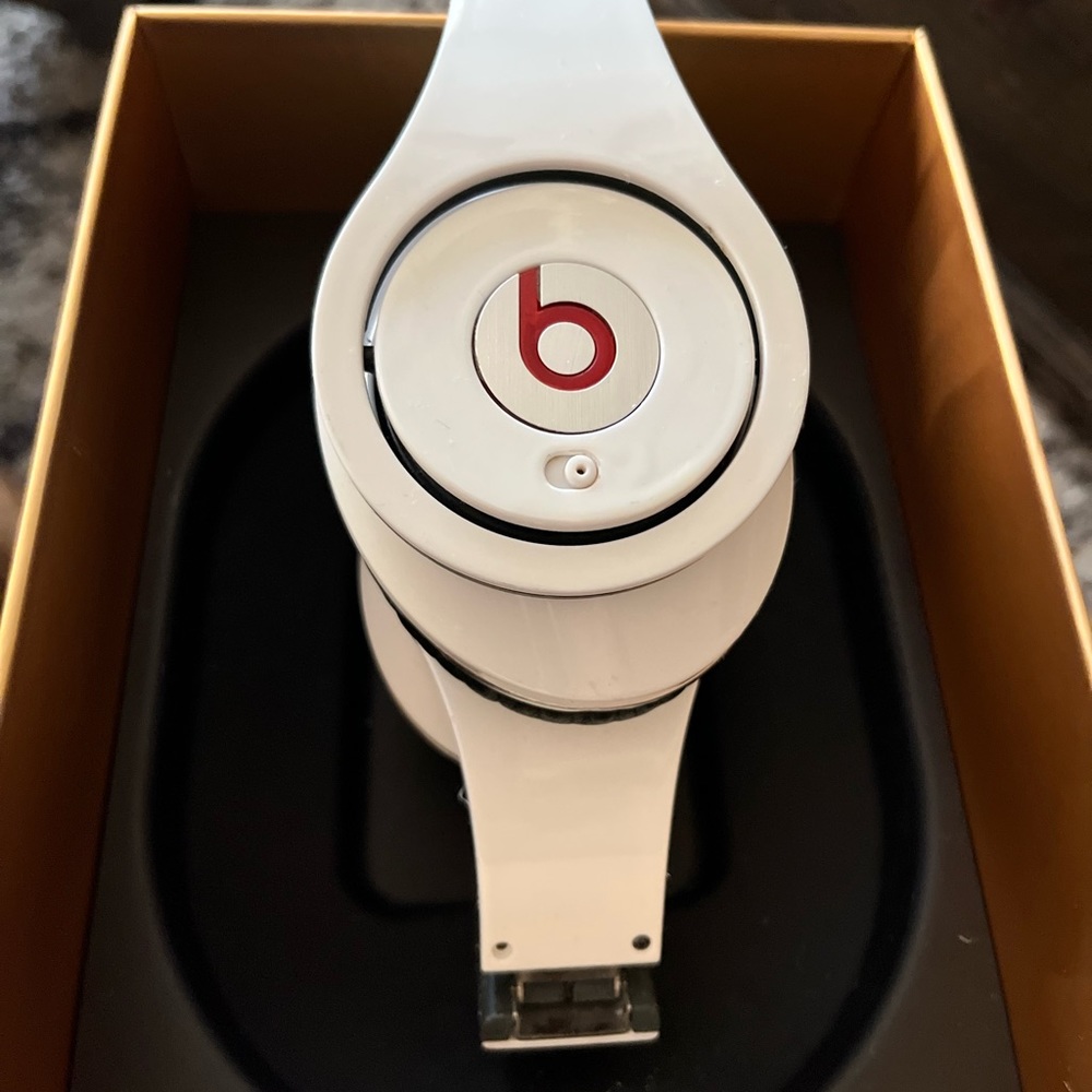 Beats by Dre, White, Over Ear Headphones